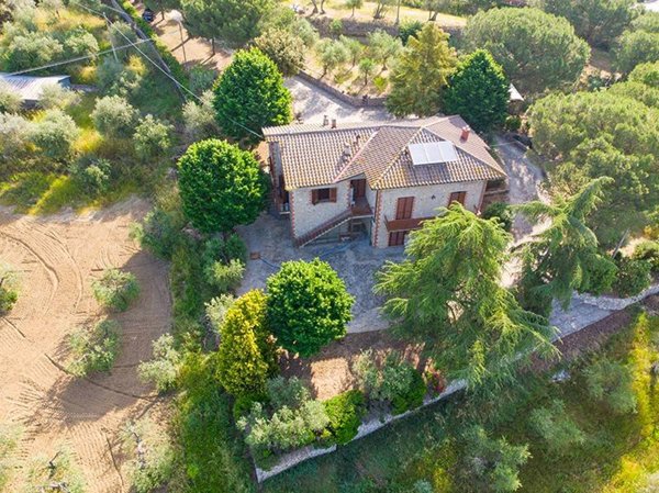 casa indipendente in vendita a Cortona in zona Terontola