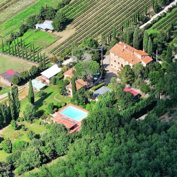 negozio in vendita a Cortona in zona Casale