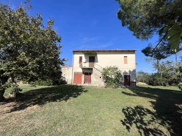 casa indipendente in vendita a Cortona