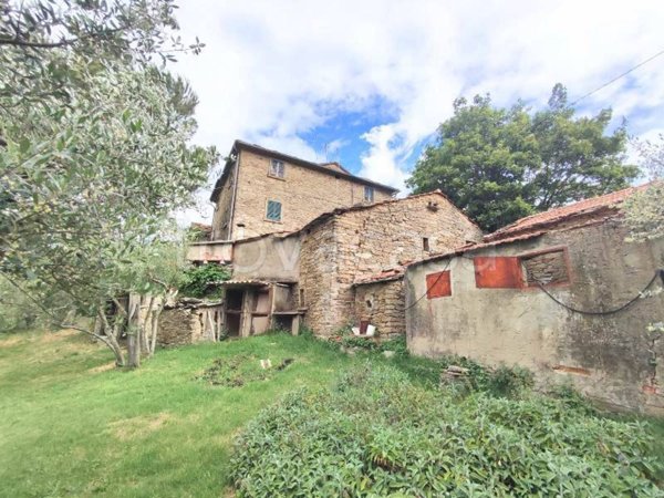 casa indipendente in vendita a Cortona in zona Casale