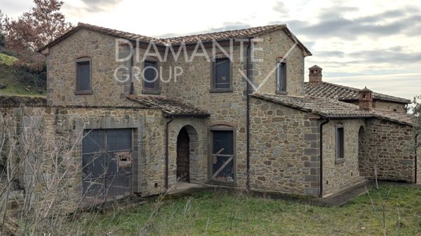 casa indipendente in vendita a Cortona in zona Casale