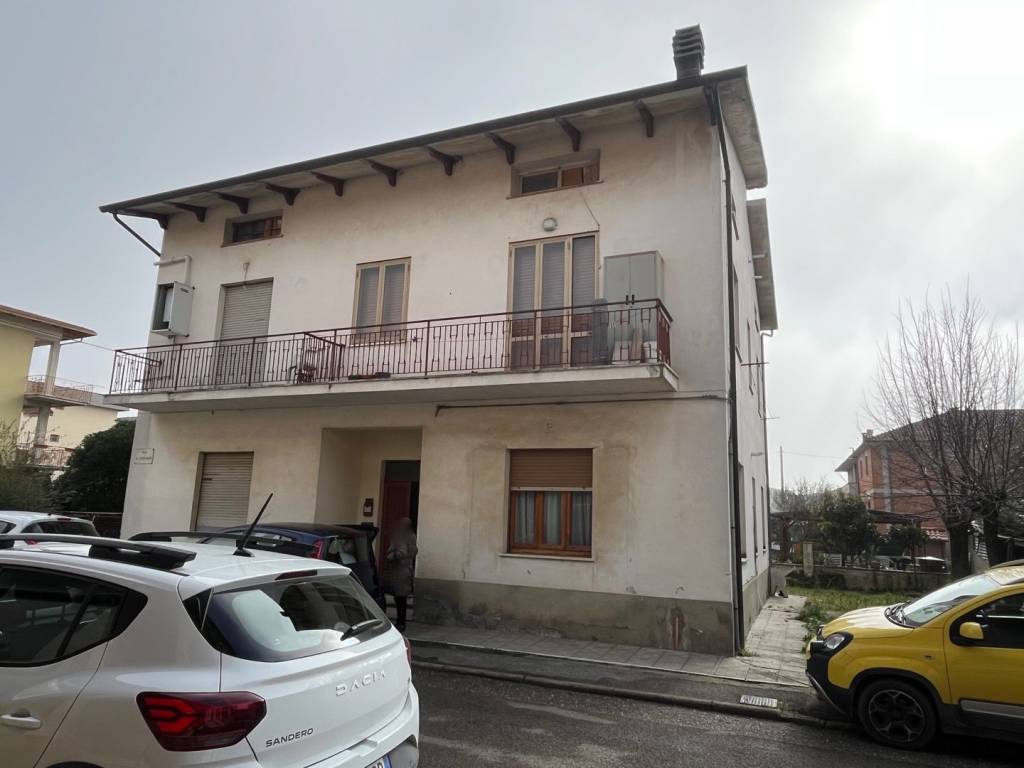 appartamento in vendita a Cortona in zona Terontola