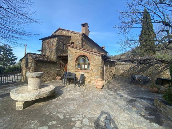 casa indipendente in vendita a Cortona in zona Torreone