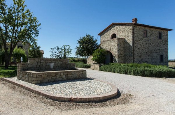 casa indipendente in vendita a Cortona in zona Casale