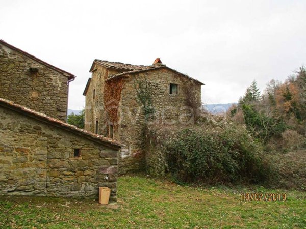 casa indipendente in vendita a Cortona