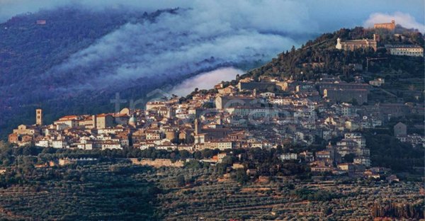 appartamento in vendita a Cortona in zona Montecchio