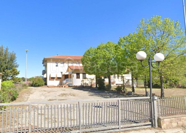 negozio in vendita a Cortona in zona Terontola