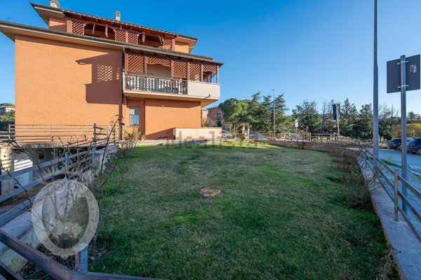 appartamento in vendita a Cortona in zona Camucia