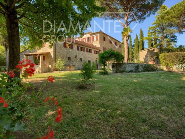 casa indipendente in vendita a Cortona in zona Montanare