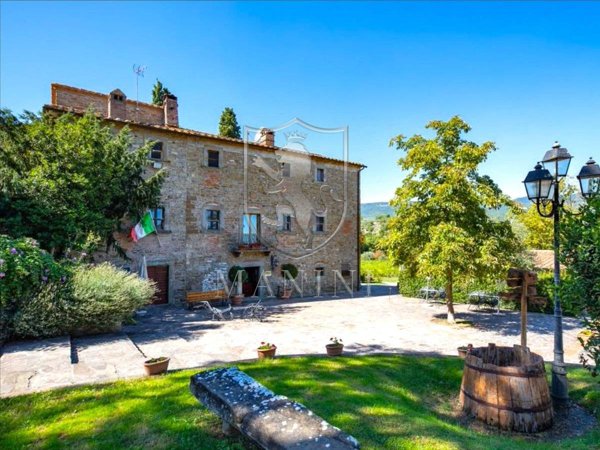 negozio in vendita a Cortona in zona Ossaia