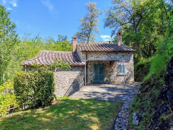 pentavano in vendita a Cortona in zona Montanare