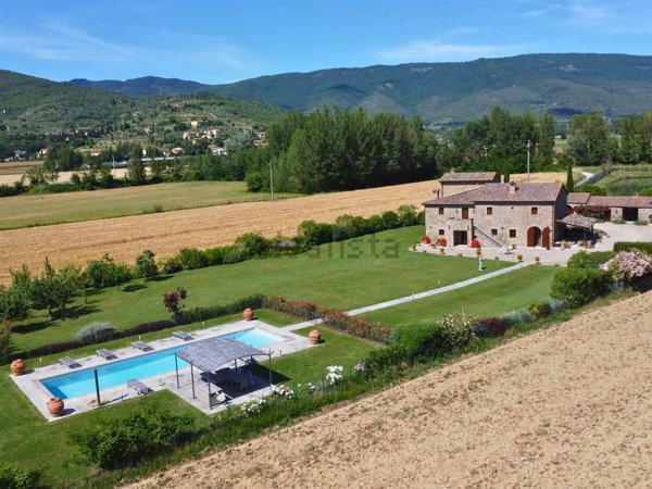 casa indipendente in vendita a Cortona in zona Casale