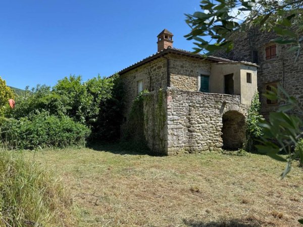 casa indipendente in vendita a Cortona in zona Casale