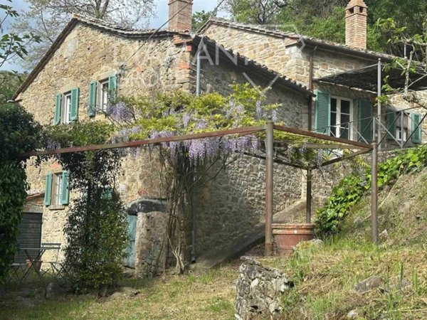 casale in vendita a Cortona in zona Casale