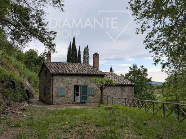 casale in vendita a Cortona in zona Montanare