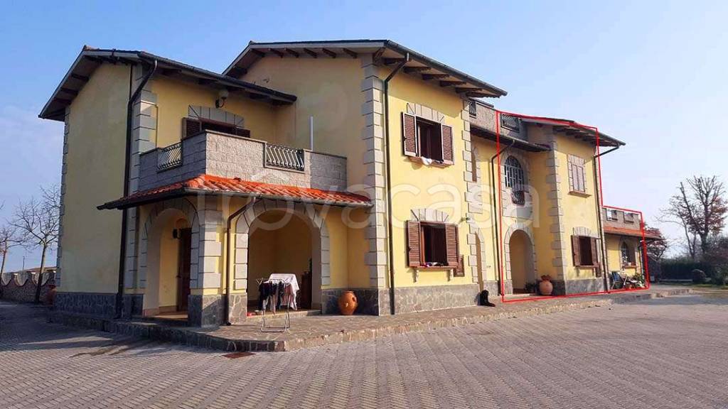 casa indipendente in vendita a Cortona