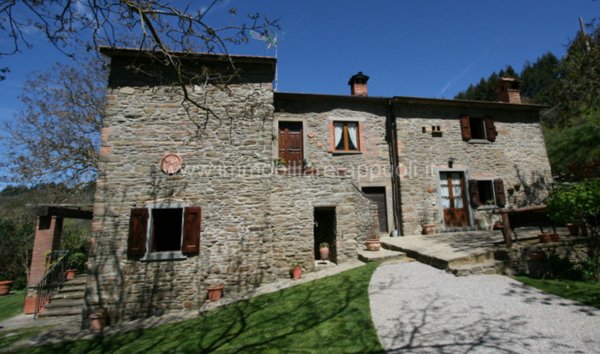 casa indipendente in vendita a Cortona in zona Casale