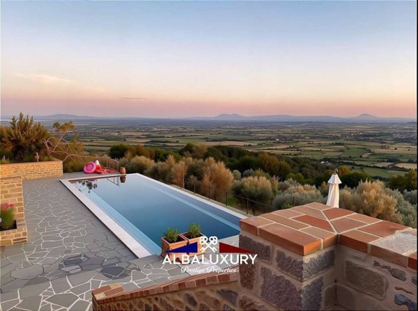 casa indipendente in vendita a Cortona in zona Casale