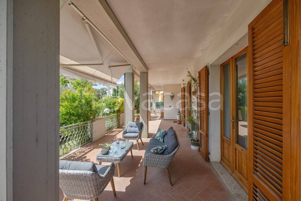 casa indipendente in vendita a Cortona in zona Montecchio