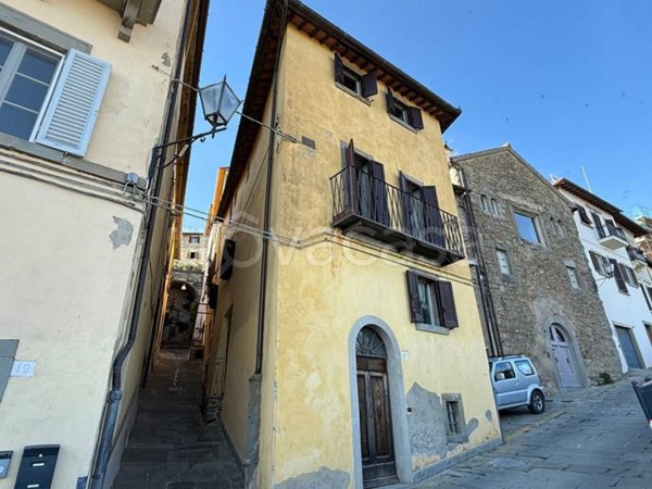 casa indipendente in vendita a Cortona in zona Camucia