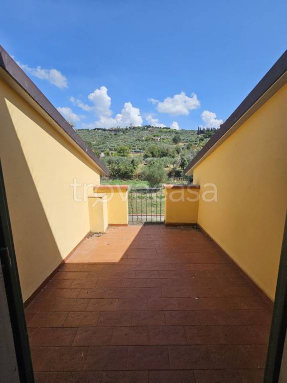 casa indipendente in vendita a Cortona