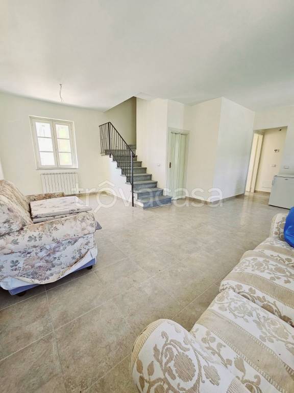 casa indipendente in vendita a Cortona