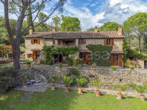 casa indipendente in vendita a Cortona in zona Casale