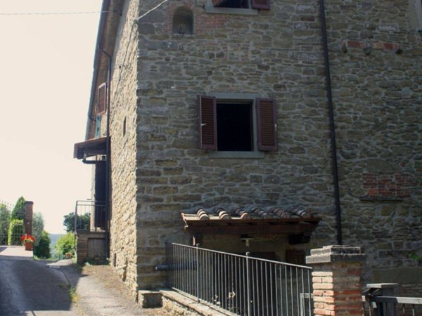 casa indipendente in vendita a Cortona