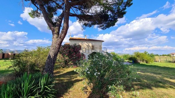 casa indipendente in vendita a Cortona in zona Terontola