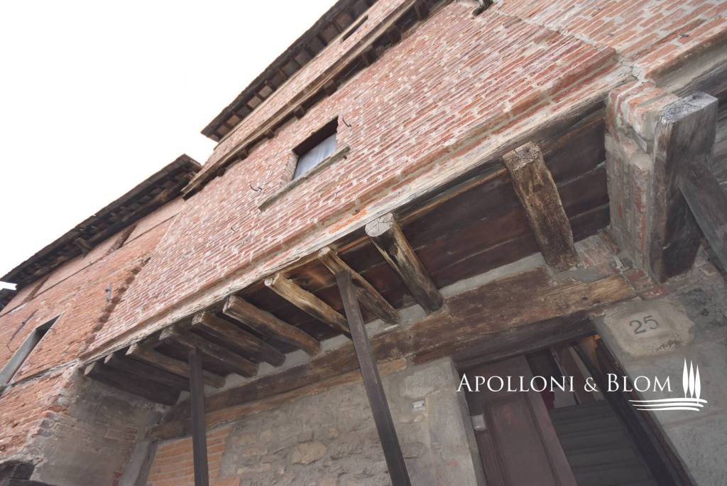 casa indipendente in vendita a Cortona