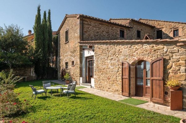 casa indipendente in vendita a Cortona in zona Casale