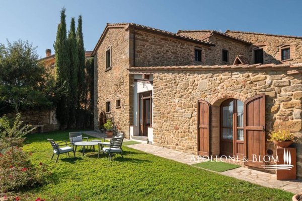 casa indipendente in vendita a Cortona in zona Casale