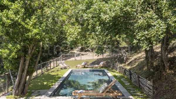 casa indipendente in vendita a Cortona in zona Pierle