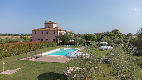 casa indipendente in vendita a Cortona