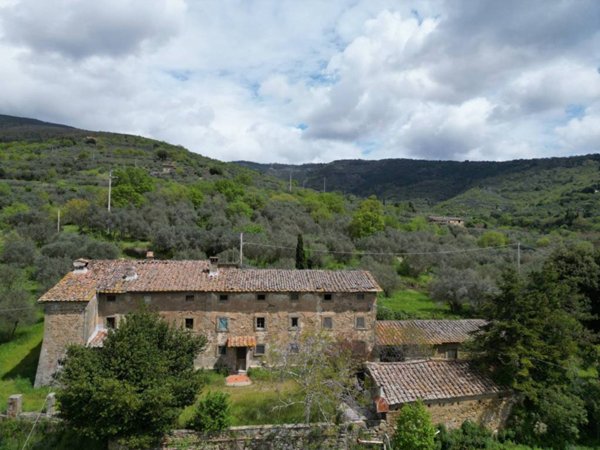 casa indipendente in vendita a Cortona in zona Casale