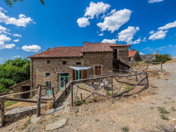 casa indipendente in vendita a Cortona in zona Casale