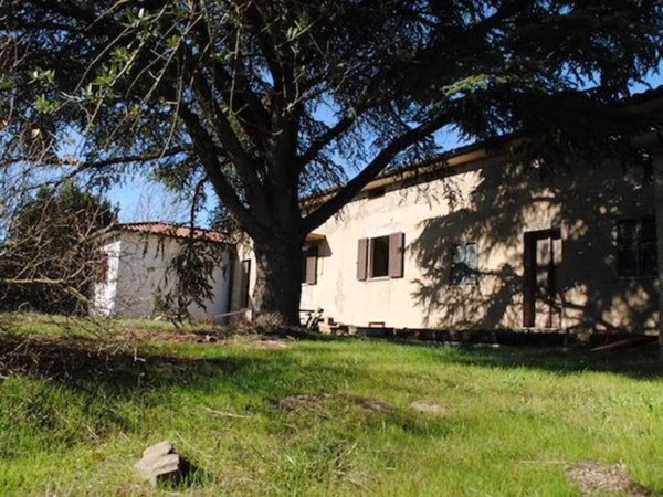 casa indipendente in vendita a Cortona