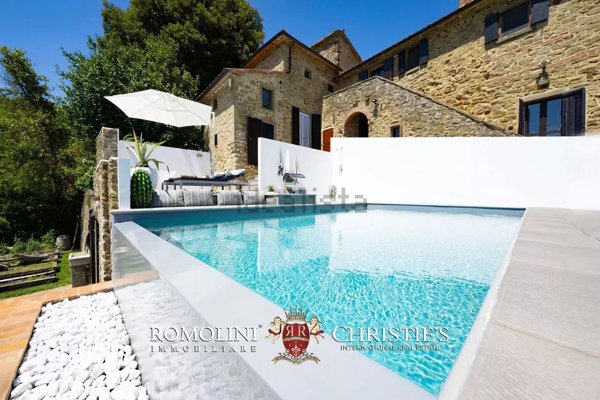 casa indipendente in vendita a Cortona