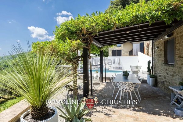 casa indipendente in vendita a Cortona in zona Casale