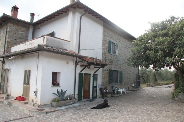 casa indipendente in vendita a Cortona