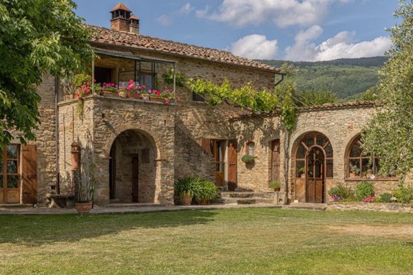 casa indipendente in vendita a Cortona in zona Casale