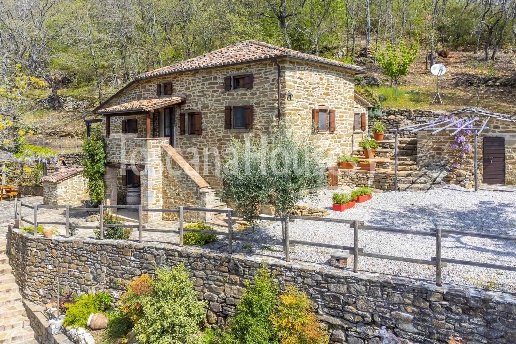casa indipendente in vendita a Cortona in zona Casale