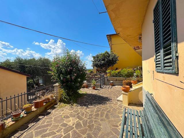 casa indipendente in vendita a Cortona in zona Casale