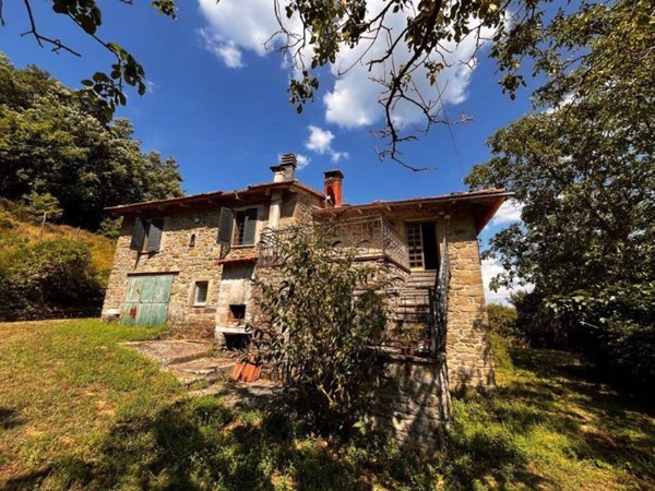 casa indipendente in vendita a Cortona in zona Casale