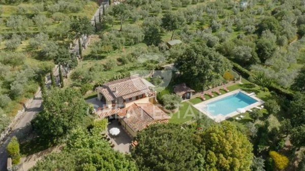casa indipendente in vendita a Cortona in zona Casale