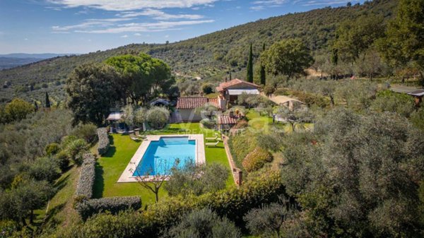casa indipendente in vendita a Cortona in zona Casale