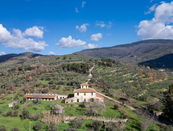 casale in vendita a Cortona in zona San Pietro a Cegliolo