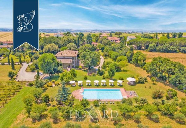 casa indipendente in vendita a Cortona