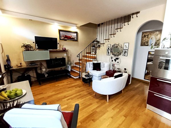 casa indipendente in vendita a Cortona in zona Montecchio