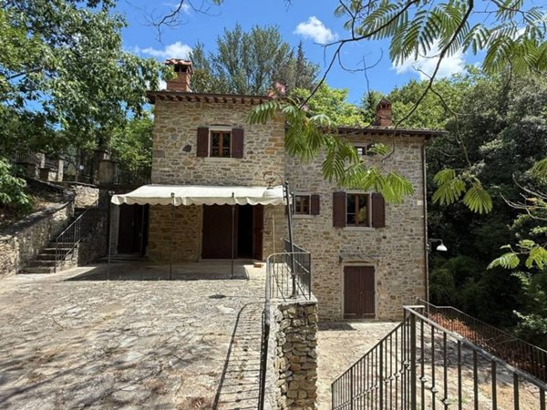 casa indipendente in vendita a Cortona in zona Casale